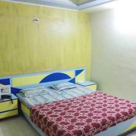 Hotel Gokul 간디나가르 외부 사진